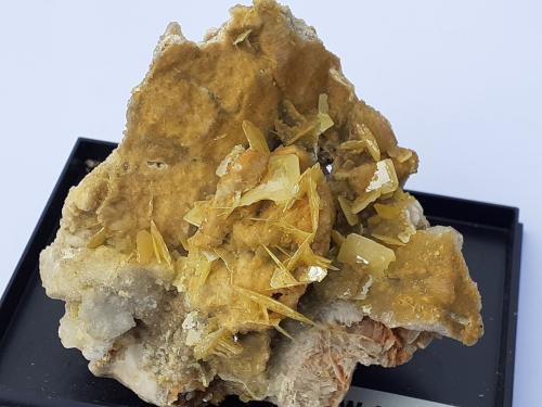 Wulfenite<br />Stefanie Mine, Bleiberg mining area, Bad Bleiberg, Villach-Land District, Carinthia/Kärnten, Austria<br />6 x 6 cm<br /> (Author: Volkmar Stingl)