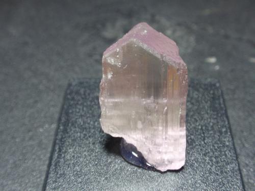 Espodumena (variedad kunzita)<br />Provincia Nuristan, Afganistán<br />15x30 mm<br /> (Autor: Ignacio)