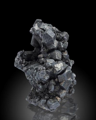 Canfieldite<br />Colquechaca (Aullagas), Provincia Chayanta, Departamento Potosí, Bolivia<br />2.5 x 1.5 x 1.5 cm / main crystal: 0.4 cm<br /> (Author: MIM Museum)