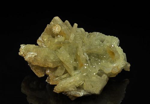 Barite<br />Barreiro, Araxá, Minas Gerais, Brazil<br />7.4 x 4.9 cm<br /> (Author: am mizunaka)