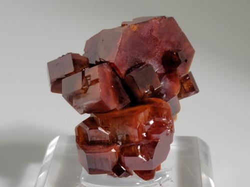 Vanadinite<br />Mibladen (Mibladen mining district), Midelt, Midelt Province, Drâa-Tafilalet Region, Morocco<br />3.0 x 3.3 x 3.5 cm<br /> (Author: Casimir Sarisky)