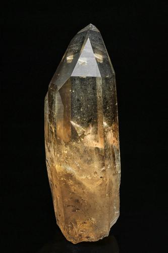 Quartz (variety smoky quartz)<br />Saline Valley, Inyo County, California, USA<br />11.5 x 3.9 cm<br /> (Author: am mizunaka)