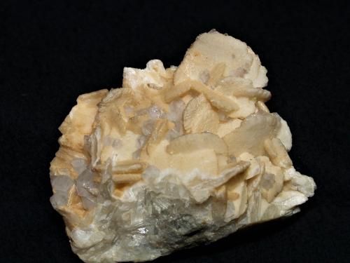 Calcite with Quartz<br />Stanleigh Mine, Elliot Lake area, Gunterman Township, Algoma District, Ontario, Canada<br />6x5x2 cm''s<br /> (Author: Joseph DOliveira)