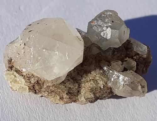 Quartz, Fluorite<br />Chengnan high speed railway tunnel, Wuyishan, Nanping Prefecture, Fujian Province, China<br />2 x 1 cm<br /> (Author: Volkmar Stingl)