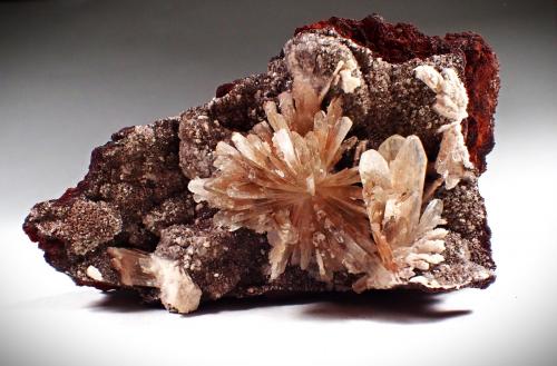 Hemimorphite<br />Ojuela Mine, Mapimí, Municipio Mapimí, Durango, Mexico<br />105 mm x 62 mm x 47 mm<br /> (Author: Don Lum)