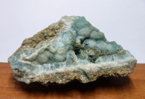 Hemimorfita.<br />Mina 79, Chilito, Zona Hayden, Distrito Banner, Montes Dripping Spring, Condado Gila, Arizona, USA<br />9x5 cm.<br /> (Autor: panchito28)