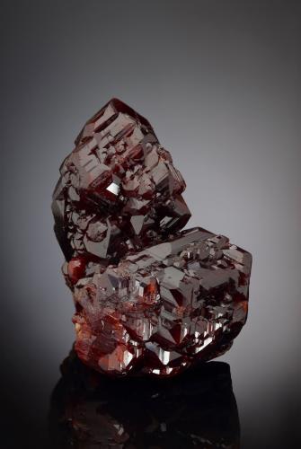Grossular (variety hydrogrossulaire)<br />Rimpfischwäng Range, Findel Glacier area, Zermatt, Matt Valley, Zermatt - Saas Fee, Wallis (Valais), Switzerland<br />3 x 3.5 x 4 cm / main crystal: 3.7 cm<br /> (Author: MIM Museum)