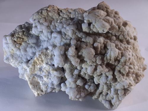 Chalcedony, Calcite<br />Hüttenberg, Sankt Veit an der Glan, Carinthia/Kärnten, Austria<br />16 x 10 cm<br /> (Author: Volkmar Stingl)