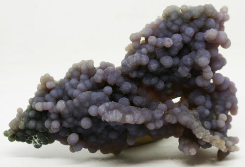 Cuarzo (variedad calcedonia)<br />Zona Mamuju, Provincia Sulawesi Barat, Indonesia<br />10X5.5X2 cm.<br /> (Autor: Luis Edmundo Sánchez Roja)