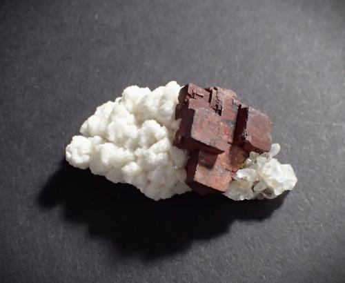 'Tantalite', Quartz<br />Dara-I-Pech District (Pech District), Kunar Province (Konar), Afghanistan<br />50 mm x 25 mm x 22 mm<br /> (Author: Don Lum)