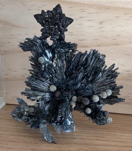 stibnite-siderite-star.jpg (Author: xdxucn)