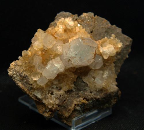 Fluorita y Celestina<br />Cantera Fuentecilla, Cabezo del Polovar, Villena, Comarca Alto Vinalopó, Alicante / Alacant, Comunidad Valenciana / Comunitat Valenciana, España<br />7 x 6 cm<br /> (Autor: Pedro Antonio)