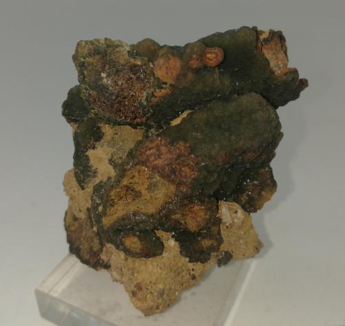 Smithsonita y Esfalerita<br />San Vicente Mine, Lucena del Cid, Comarca Alcalatén, Castellón / Castelló, Valencian Community / Comunitat Valenciana, Spain<br />67x42x30 mms<br /> (Autor: Adrian Pesudo)