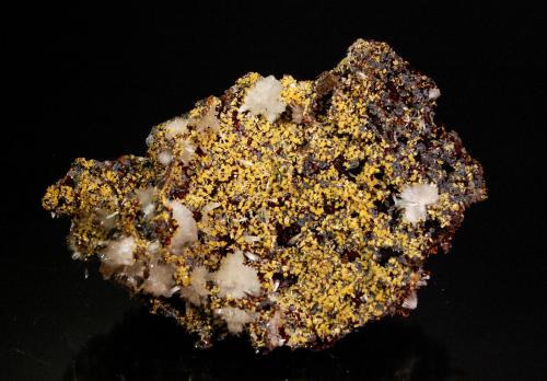 Mimetite and Hemimorphite<br />Santa Eulalia District, Municipio Aquiles Serdán, Chihuahua, Mexico<br />10.2 x 6.8 x 4.1 cm<br /> (Author: Michael Shaw)