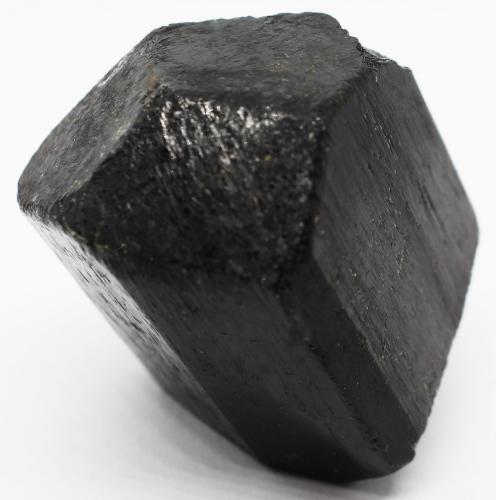 Chorlo [Schorl]<br />Cantera Gillette, Haddam Neck, Haddam, Condado Middlesex, Connecticut, USA<br />6X4.5X4 cm.<br /> (Autor: Luis Edmundo Sánchez Roja)