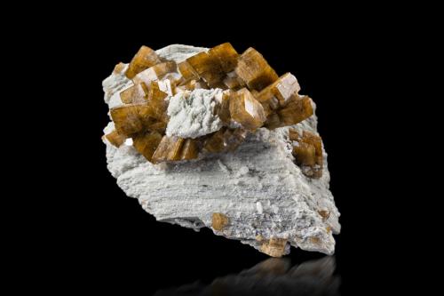 Siderite<br />Furka Base Tunnel area, Realp, Urseren, Uri, Switzerland<br />13 x 11 x 8 cm / main crystal: 2.6 cm<br /> (Author: MIM Museum)