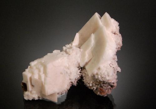 Calcite<br />Santa Eulalia District, Municipio Aquiles Serdán, Chihuahua, Mexico<br />7.1 x 4.7 x 4.3 cm<br /> (Author: Michael Shaw)