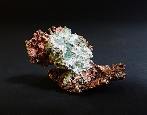 Silver, Copper (variety half-breed)<br />Kearsarge Mine, Kearsarge, Houghton County, Michigan, USA<br />40 mm x 34 mm<br /> (Author: Don Lum)