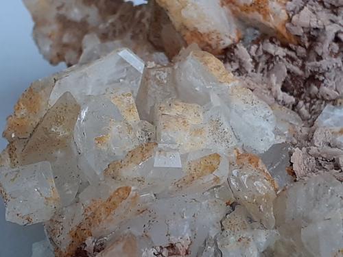 Albite, Siderite, Calcite<br />Valle Kluppen, Schmirn, Distrito Innsbruck-Land, Tirol Norte, Tirol, Austria<br />8 x 7 cm<br /> (Author: Volkmar Stingl)