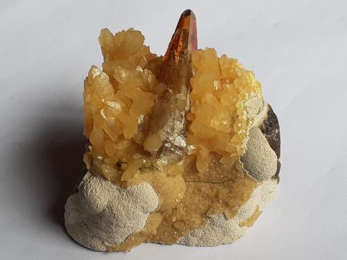 Baryte, Calcite<br />Elk Creek, Dalzell, Meade County, South Dakota, USA<br />6,5 x 6,5 cm<br /> (Author: Volkmar Stingl)