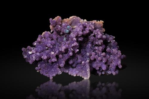 Quartz (variety chalcedony)<br />Mamuju area, Sulawesi Barat Province, Indonesia<br />16 x 10 x 8 cm<br /> (Author: MIM Museum)