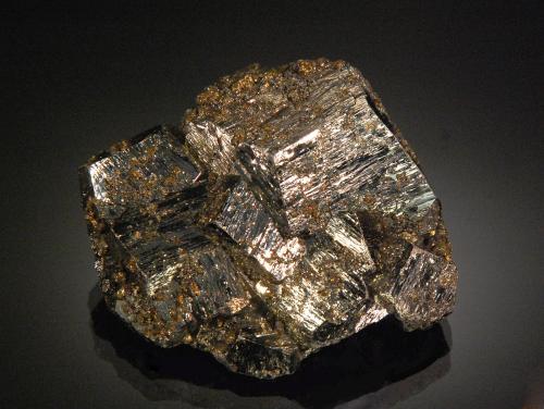 Pyrite<br />Mina Quiruvilca (Mina La Libertad), Distrito Quiruvilca, Provincia Santiago de Chuco, Departamento La Libertad, Perú<br />6.7 x 6.4 x 2.6 cm<br /> (Author: Michael Shaw)