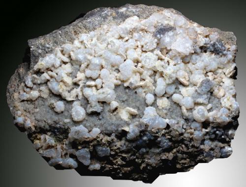 Clinoptilolita<br />Volcán Cabezo Negro de Zeneta, Murcia, Comarca Huerta de Murcia, Región de Murcia (Murcia), España<br />70 x 53 x 21 mm.<br /> (Autor: José Luis Zamora)
