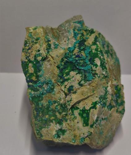 Tirolita [Tyrolita], Conicalcita [Conichalcite], Azurita [Azurite]<br />Mina La Encontrada, Los Tejares, Ítrabo-Molvízar, Comarca Costa Granadina, Granada, Andalusia, Spain<br />9x5 cm.<br /> (Autor: panchito28)