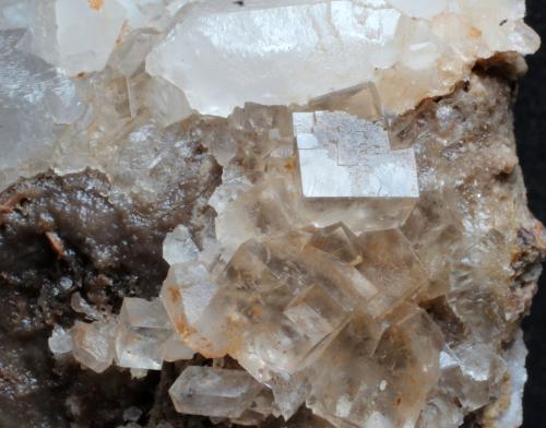 Fluorita<br />Cantera Fuentecilla, Cabezo del Polovar, Villena, Comarca Alto Vinalopó, Alicante / Alacant, Comunidad Valenciana / Comunitat Valenciana, España<br />55 x 40 x 18 mm<br /> (Autor: José Luis Zamora)