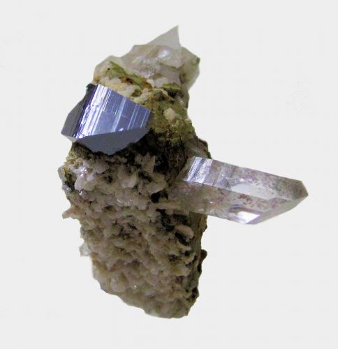 Anatase, Quartz<br />Zard Mountain, Ras Koh Mountains, Kharan District, Balochistan (Baluchistan), Pakistan<br />43 mm x 35 mm. Anatase:13,5 mm. Quartz: 17 mm. Mass (weight): 27 g<br /> (Author: Carles Millan)