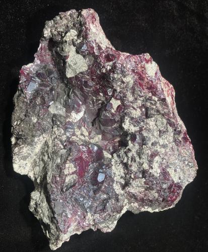 Cuprite<br />Milpillas Mine, Cuitaca, Municipio Santa Cruz, Sonora, Mexico<br />150 mm X 120 mm X 60 mm<br /> (Author: Robert Seitz)