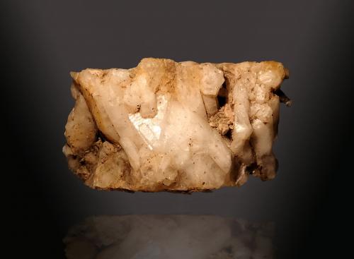 Quartz<br />Valdelatas Mountain, Alcobendas, Área metropolitana de Madrid, Community of Madrid, Spain<br />41 mm x 24 mm x 35 mm<br /> (Author: Firmo Espinar)