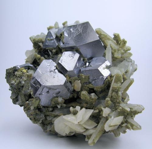 Galena, calcite, quartz
Dal’negorsk, Primorskiy Kray, Far-Eastern Region, Russia
90 mm x 90 x mm x 50 mm (Author: Carles Millan)