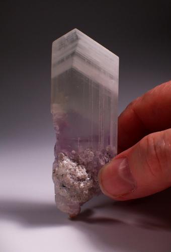 Spodumene (variety kunzite) with phantoms<br />Dara-i-Pech pegmatite, Chapa Dara District, Kunar Province (Konar), Afghanistan<br />85 mm x 28 mm x 21 mm<br /> (Author: Don Lum)