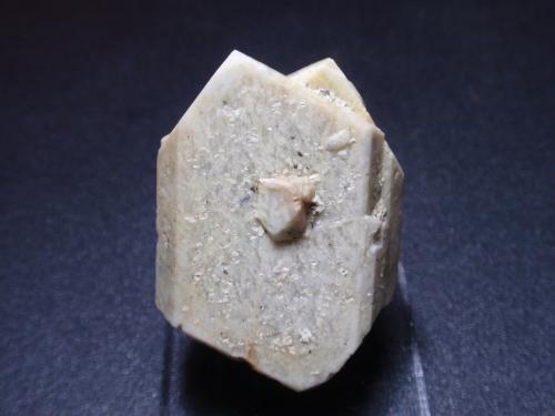 Ortoclasa [Orthoclase]<br />Zarzalejo, Comarca Sierra Oeste, Comunidad de Madrid, España<br />35x45 mm<br /> (Autor: Ignacio)