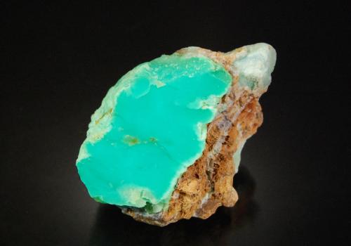 Chalcedony var. chrysoprase<br />Szklary Chrysoprase Mine, Szklary, Gmina Zabkowice Slaskie, Zabkowice Slaskie, Lower Silesian Voivodeship, Poland<br />4.8 x 3.5 cm<br /> (Author: Michael Shaw)