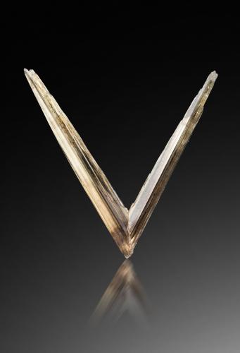 Diaspore<br />Menderes Massif, Muğla Province, Aegean Region, Turkey<br />6.5 x 2 x 6 cm<br /> (Author: MIM Museum)