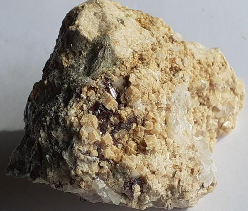 Rutile, Dolomite<br />Rotgülden, Muhr, Tamsweg District, Salzburg, Austria<br />5,5 x 5 cm<br /> (Author: Volkmar Stingl)