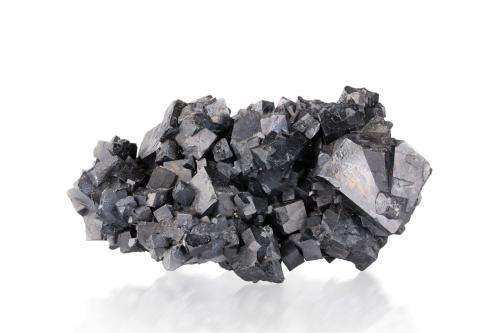 Thorianite<br />Betroka District, Anosy Region, Madagascar<br />8 x 5.5 x 4 cm / main crystal: 2.6 cm<br /> (Author: MIM Museum)