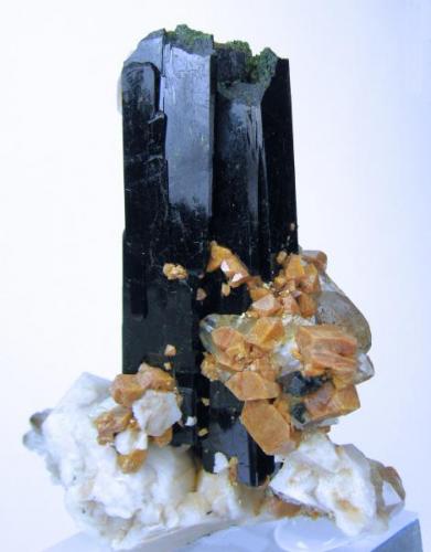 Aegirine, zircon, orthoclase, quartz
Mount Malosa, Zomba District, Malawi
80 mm x 72 mm x 38 mm (Author: Carles Millan)