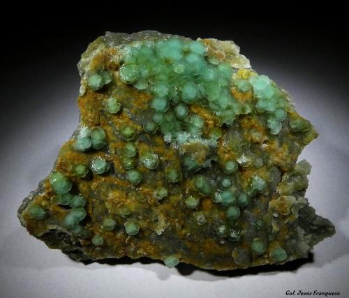 Fluorita.<br />Afloramientos de Singuerlín, Puig Castellar (Serra de Marina), Singuerlín, Santa Coloma de Gramenet, Comarca Barcelonès, Barcelona, Cataluña / Catalunya, España<br />59x52 mm.<br /> (Autor: Jesus Franquesa Baucells)