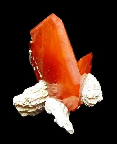 Wulfenite,Boulmaden,Morocco 2,5cm (Author: parfaitelumiere)