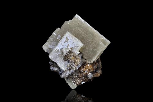 Stolzite<br />Sainte Lucie Mine, +15 level, Saint-Léger-de-Peyre, Marvejols, Mende, Lozère, Occitanie, France<br />3 x 2 x 3.5 cm / main crystal: 2.8 cm<br /> (Author: MIM Museum)