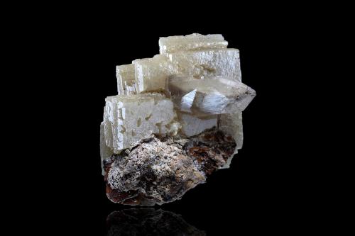 Stolzite<br />Sainte Lucie Mine, +15 level, Saint-Léger-de-Peyre, Marvejols, Mende, Lozère, Occitanie, France<br />3.5 x 2.5 x 3 cm / main crystal: 3.4 cm<br /> (Author: MIM Museum)