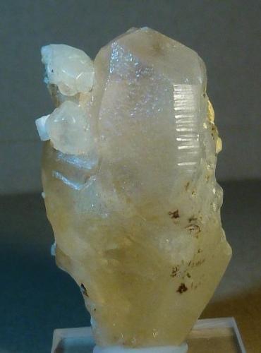 Calcita<br />Mina La Cuerre, zona minera de La Florida, Rionansa-Herrerías, Comarca Saja-Nansa, Cantabria, España<br />4,5 x 3 cm.<br /> (Autor: Felipe Abolafia)