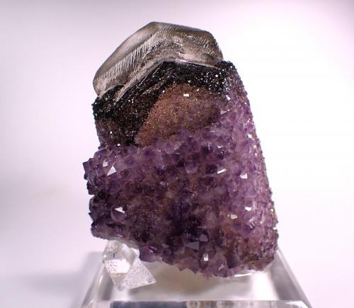 Calcite, Quartz (variety amethyst), Hematite<br />Artigas Department, Uruguay<br />182 mm x 123 mm x 95 mm<br /> (Author: Don Lum)
