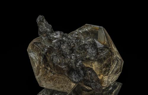 Quartz (variety smoky quartz)<br />Treasure Mountain Diamond Mine, Little Falls, Herkimer County, New York, USA<br /><br /> (Author: am mizunaka)