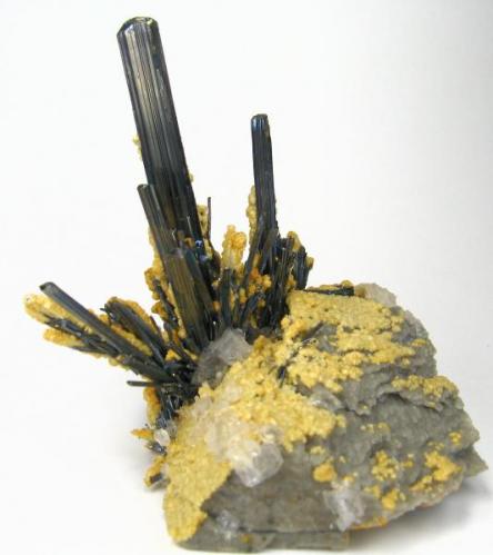 Stibnite, Baryte, calcite
Dahegou Mine, Lushi, Sanmenxia, Henan, China
Main stibnite crystal size: 90 mm x 10 mm (Author: Carles Millan)