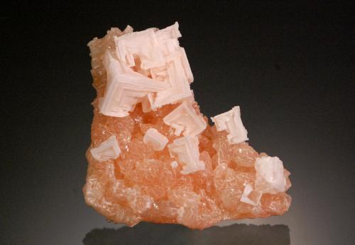 Halite on Trona<br />Owens Lake, Olancha, Owens Valley, Inyo County, California, USA<br />7.2 x 6.6 x 2.9 cm<br /> (Author: Michael Shaw)