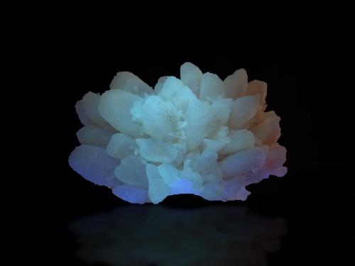 Calcite<br />Torre de las Palomas Quarry (La Araña Quarry), Torre de Las Palomas, Barriada La Araña, Málaga, Comarca Málaga-Costa del Sol, Andalusia, Spain<br />82 mm x 55 mm x 45 mm<br /> (Author: Firmo Espinar)